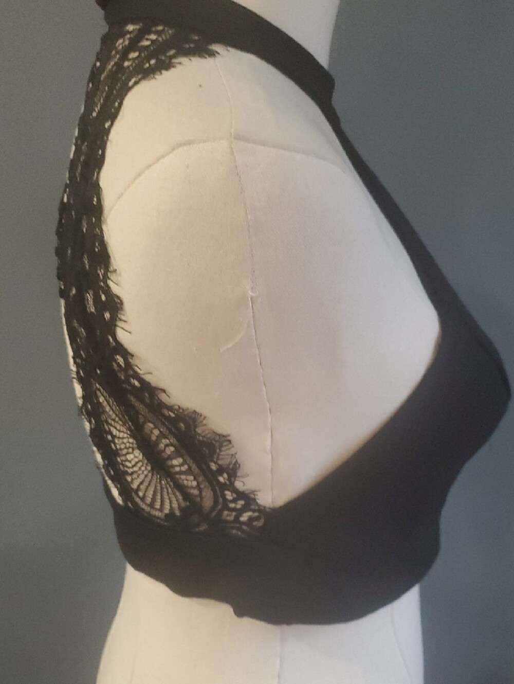 Lulu's Black Crop Top Size L - Picture 4 of 11